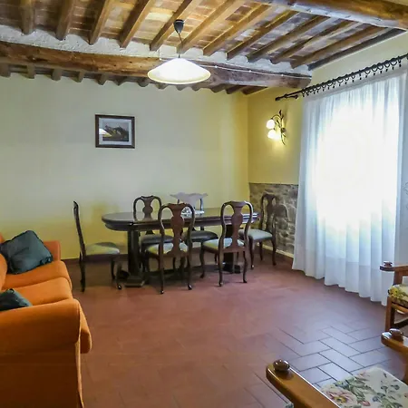 With Pool And Private Terrace In Tuscany Appartement Colle di Compito