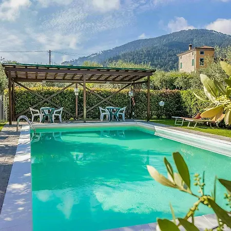 With Pool And Private Terrace In Tuscany Appartement Colle di Compito