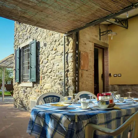 Appartement With Pool And Private Terrace In Tuscany Colle di Compito