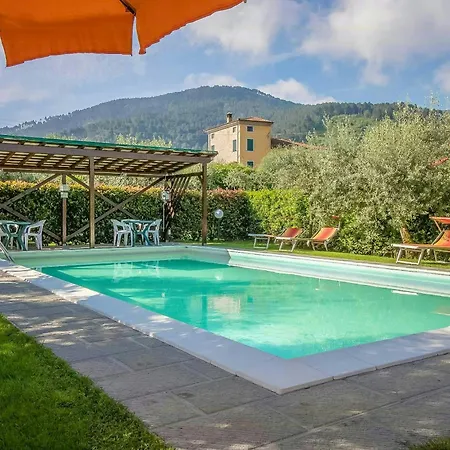 Appartement With Pool And Private Terrace In Tuscany Colle di Compito