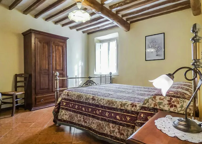 With Pool And Private Terrace In Tuscany Colle di Compito